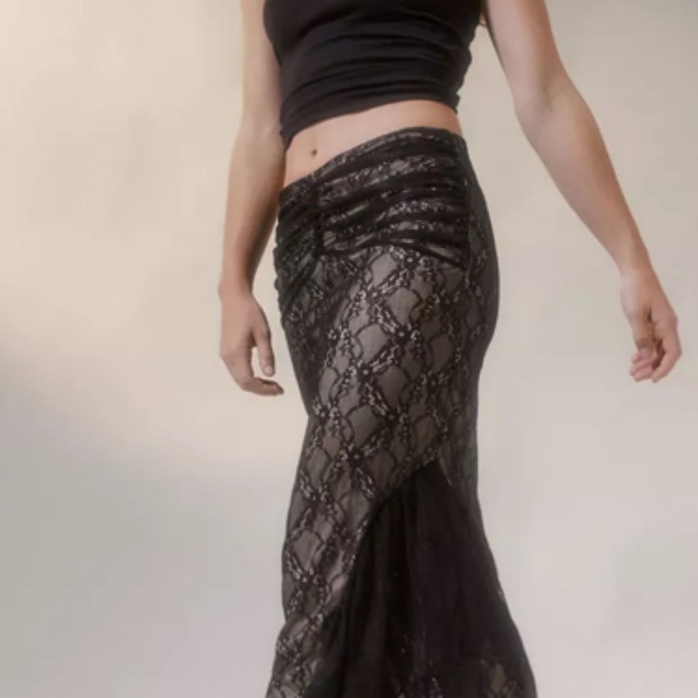 NWOT CJ Lace Ruffle Midi Skirt by Urban Outfitters - Picture 3 of 10